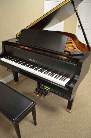 1996 Yamaha Disklavier baby grand - Grand Pianos